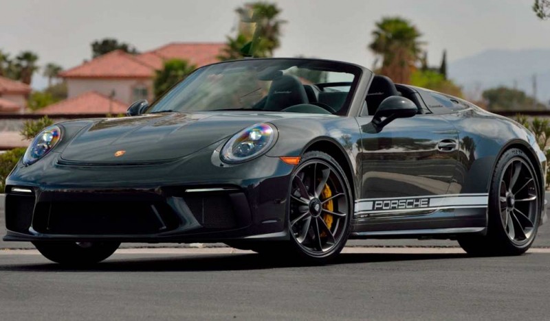 Porsche 911 Speedster 2019 года с кастомным салоном продали за 23 млн рублей