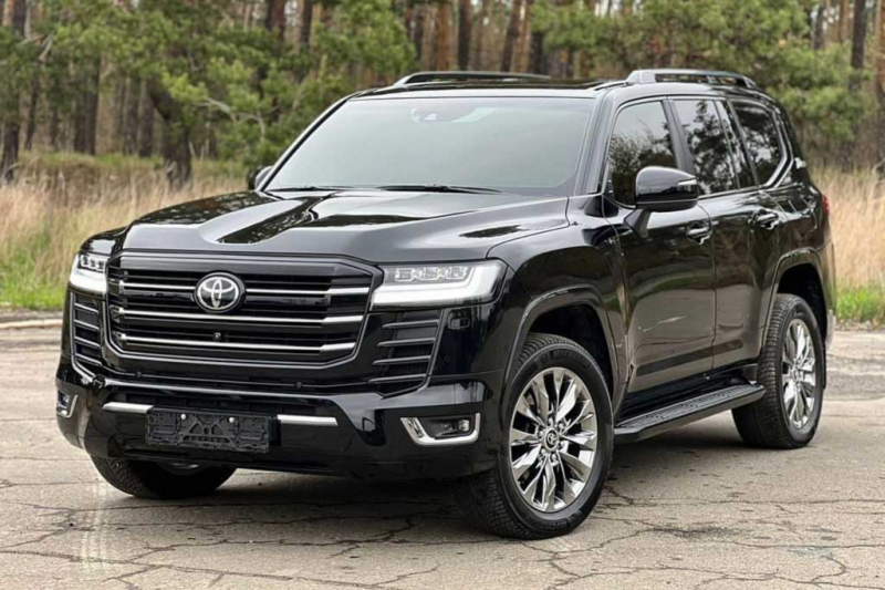 В России нашли лазейку покупать Land Cruiser 300 дешевле, чем у дилеров
