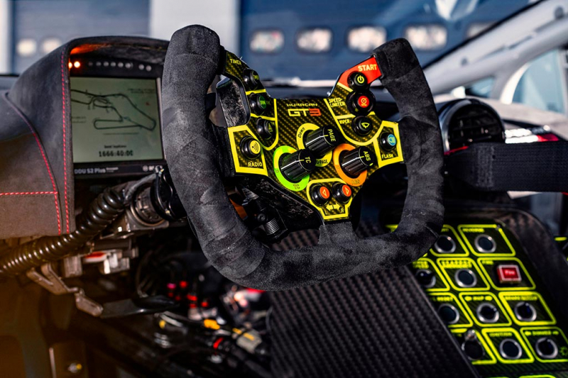 Гоночный Lamborghini Huracan GT3 Evo2: агрессивный аэрокит и улучшенная безопасность