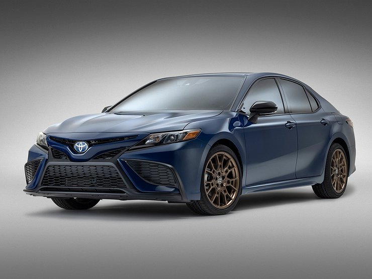 Toyota представила особую Camry в честь 40-летия модели