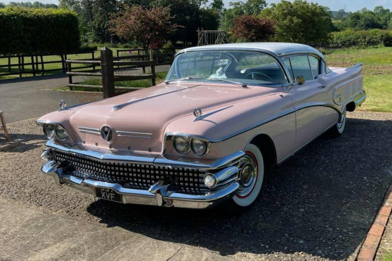 Редкий двухдверный Buick Limited 1958 года продают за 3,6 млн рублей