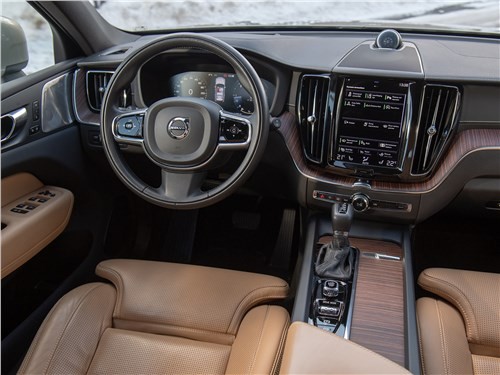 Тест-драйв Volvo XC60 (поколение III) - Чем может обаять Volvo XC60 помимо холодной красоты