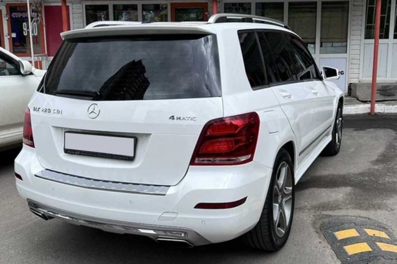 Mercedes GLK был приобретен б/у с площадки официального дилера на смену Opel Astra
