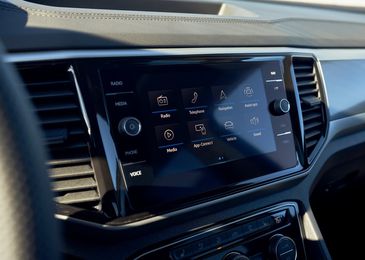 Хорошего должно быть много: тест-драйв VW Teramont против Mazda CX&minus;9