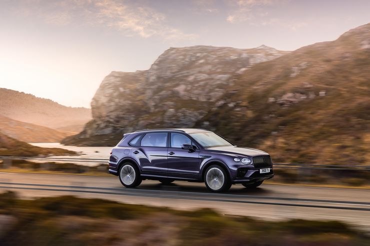 По просьбам трудящихся: Bentley выпустила удлиненный кроссовер Bentayga