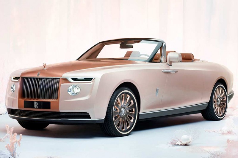 Rolls-Royce представил второй из трех экземпляров модели Boat Tail
