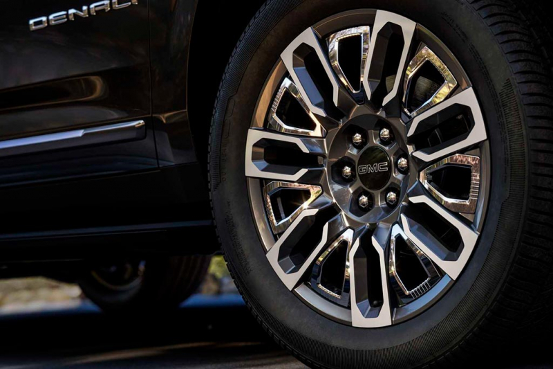 Внедорожник GMC Yukon получил дорогую версию Denali Ultimate
