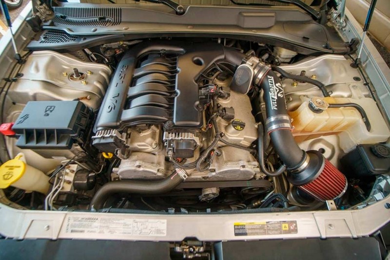 На продажу выставили уникальный Dodge Magnum с тюнингом от Джорджа Барриса 6 На продажу выставили уникальный Dodge Magnum с тюнингом от Джорджа Барриса