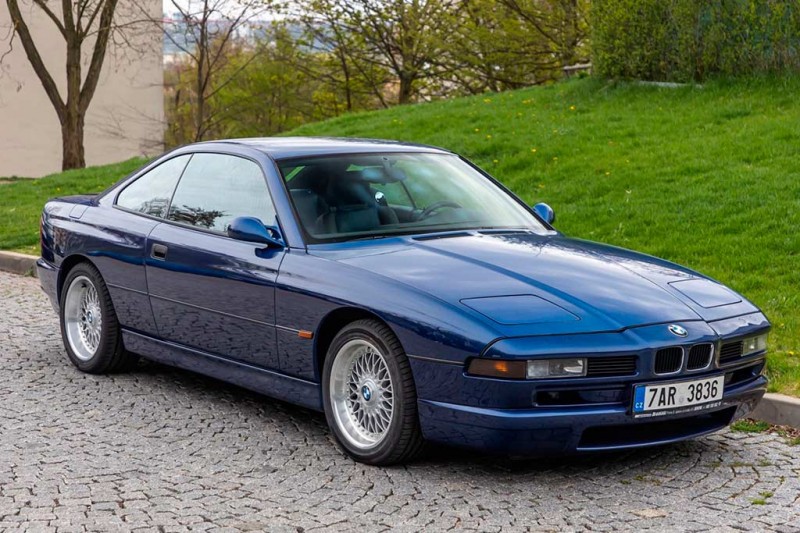 Эффектный BMW 850 Ci 1995 года выставили на торги: пока за авто предлагают только 1,4 млн руб