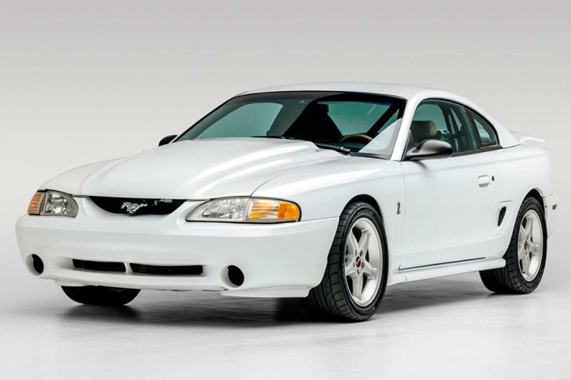 Редкий Ford Mustang SVT Cobra R 1995 года ушел с молотка за скромную сумму
