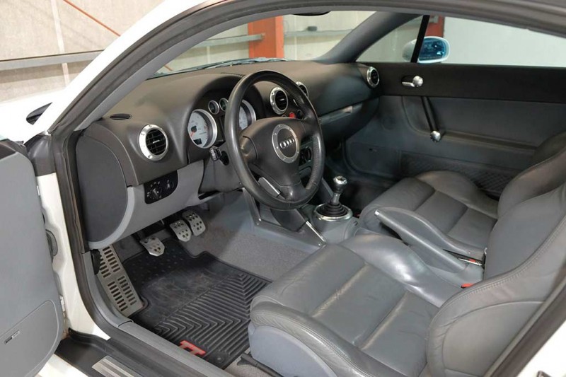Audi TT 2003 года с дизельным турбомотором от VW Golf продали за 740 000 руб