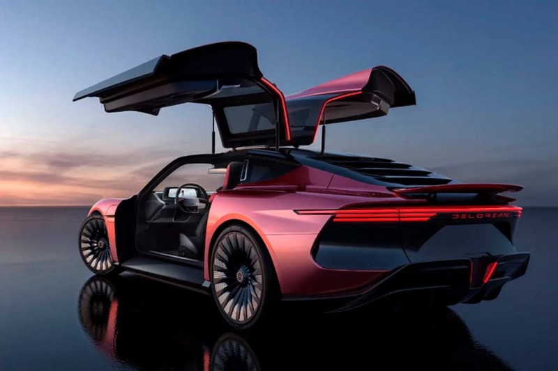 DeLorean Alpha5: первенец возрожденного бренда получил электрическую установку