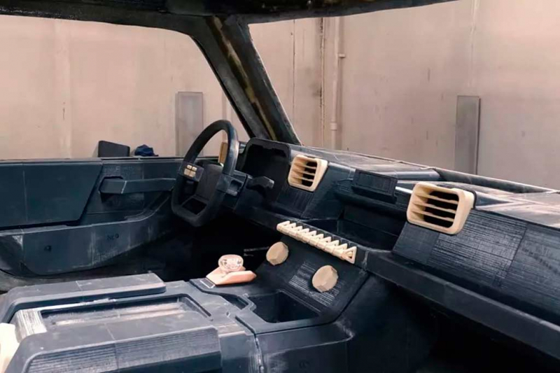 Блогеры показали футуристичный интерьер новой «Буханки 2022» 2 Блогеры показали футуристичный интерьер новой «Буханки 2022»
