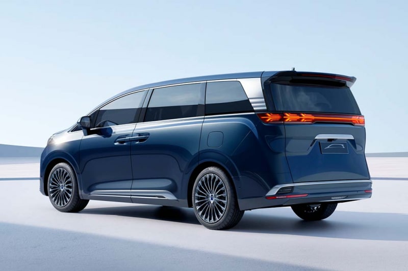 Denza D9: роскошный китайский минивэн от BYD и Mercedes-Benz