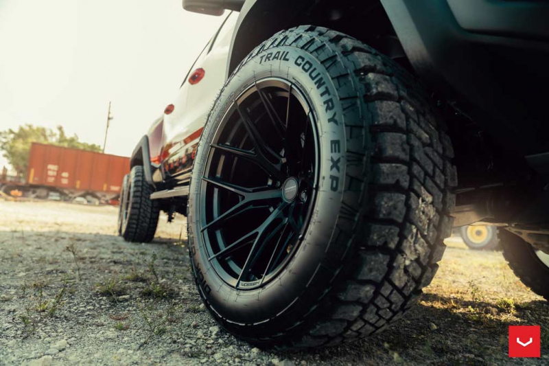 Шестиколесный &laquo;Мамонт&raquo; на базе RAM 1500 TRX примерил диски Vossen