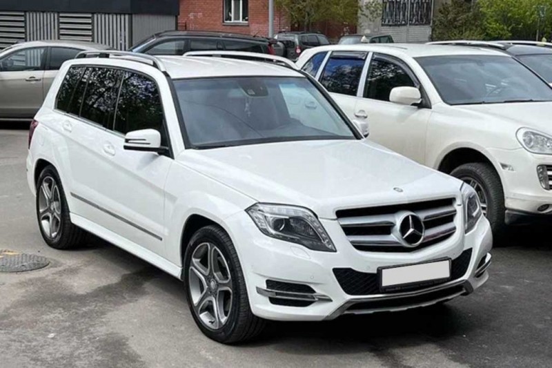 Mercedes GLK был приобретен б/у с площадки официального дилера на смену Opel Astra