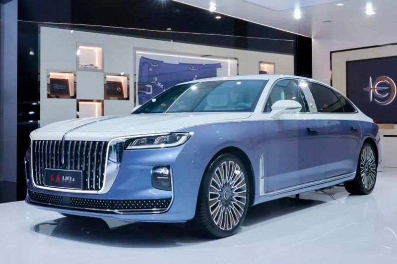Китайский лимузин Hongqi H9+ оказался в два раза дешевле немецких конкурентов