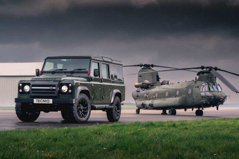 Уникальный Land Rover Defender Q40 с мотором от Ford Mustang продадут с молотка
