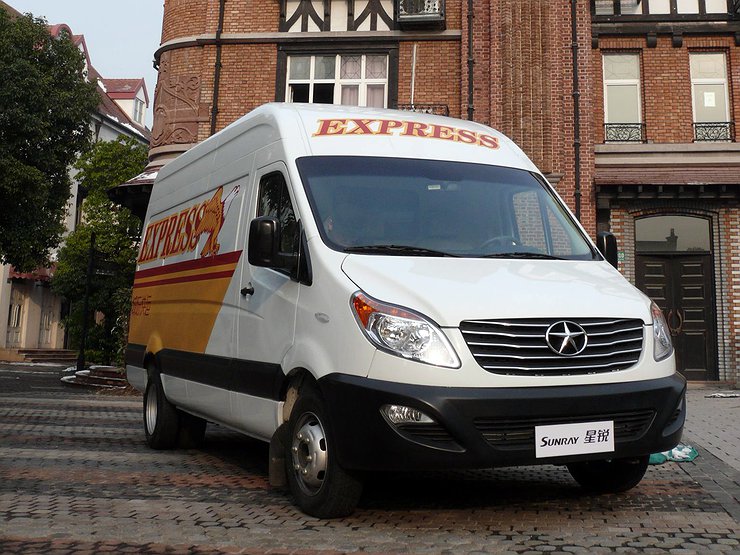 Место покинувшего Россию Ford Transit планирует занять JAC Sunray