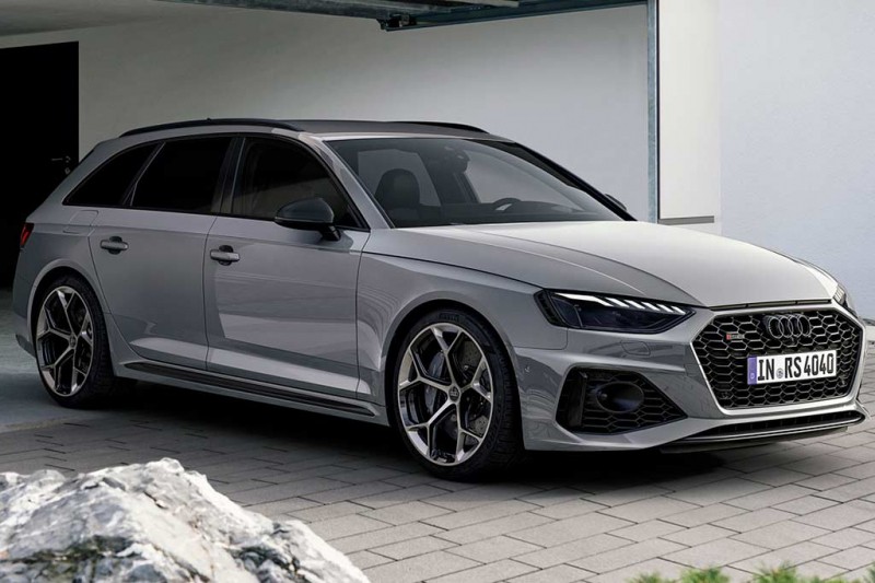 Модели Audi RS4 и RS5 получили спорт-пакеты и стали еще шустрее