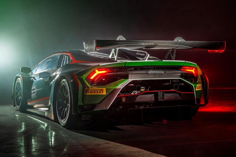 Гоночный Lamborghini Huracan GT3 Evo2: агрессивный аэрокит и улучшенная безопасность
