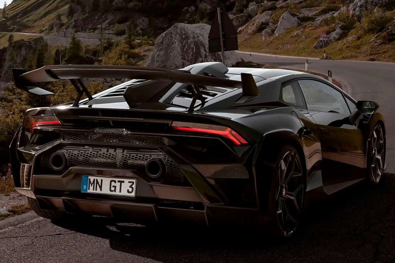 Lamborghini Huracan STO от Novitec: карбоновый обвес и перенастроенная подвеска 3 Lamborghini Huracan STO от Novitec: карбоновый обвес и перенастроенная подвеска