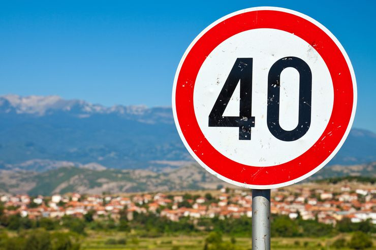 90х40х90: как власти наживаются на незаконных знаках ограничения скорости на трассах