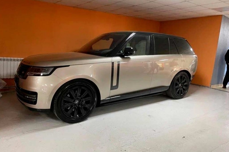Единственный в России Range Rover 5 нового поколения продают за ₽39 млн 2 Единственный в России Range Rover 5 нового поколения продают за ₽39 млн