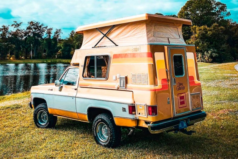 На торги выставлен классический кемпер GMC Jimny Casa Grande 1977 года