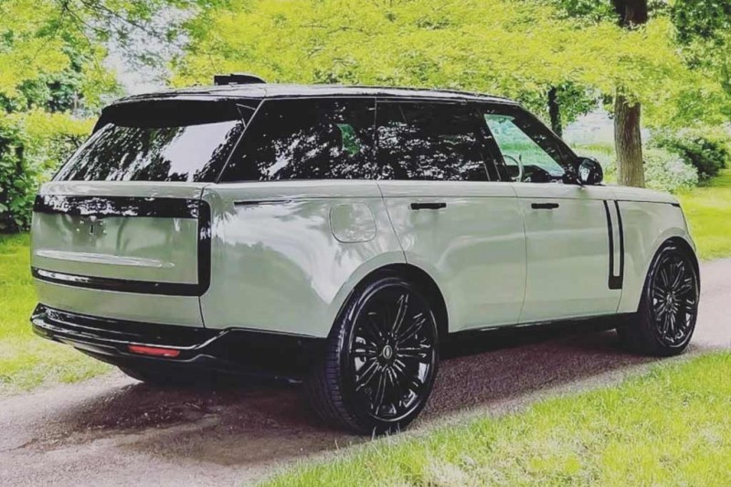 Единственный в России Range Rover 5 нового поколения продают за ₽39 млн 1 Единственный в России Range Rover 5 нового поколения продают за ₽39 млн