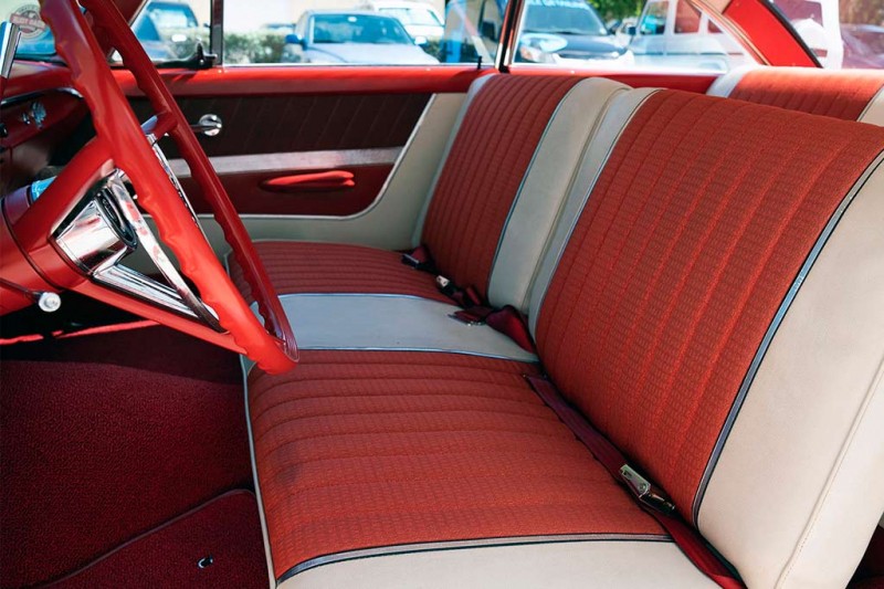 В продаже эффектный рестомод Ford Galaxy Starliner 1961 с мотором от Ford Coyote