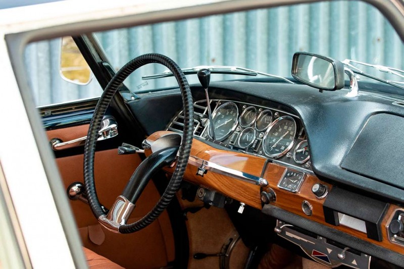 На аукцион выставлен очень редкий седан Citroen DS 21 &laquo;Majesty&raquo; от мастерской Chapron