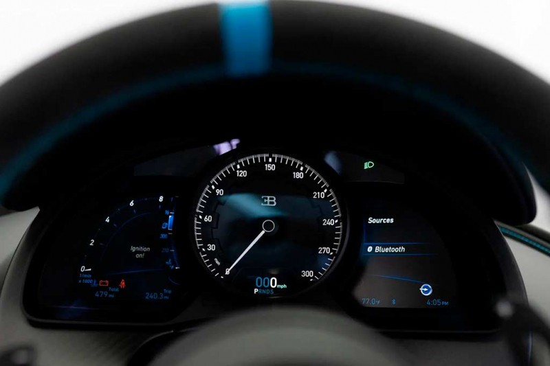 На онлайн-торги выставлен один из 60 экземпляров гиперкара Bugatti Chiron Pur Sport
