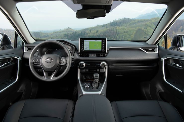 Азиатский коктейль: сравнительный тест-драйв Toyota RAV4 и Nissan Qashqai