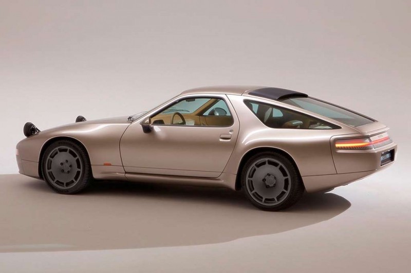 Фирма Nardone Automotive показала эффектный рестомод Porsche 928 с карбоновым кузовом