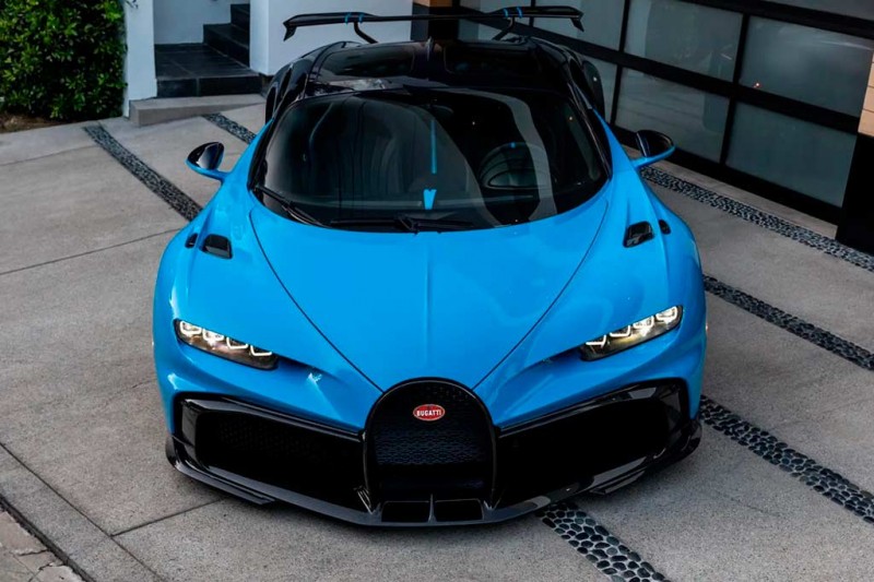 На онлайн-торги выставлен один из 60 экземпляров гиперкара Bugatti Chiron Pur Sport