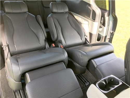Почему Kia Carnival является настоящим многоцелевым автомобилем?