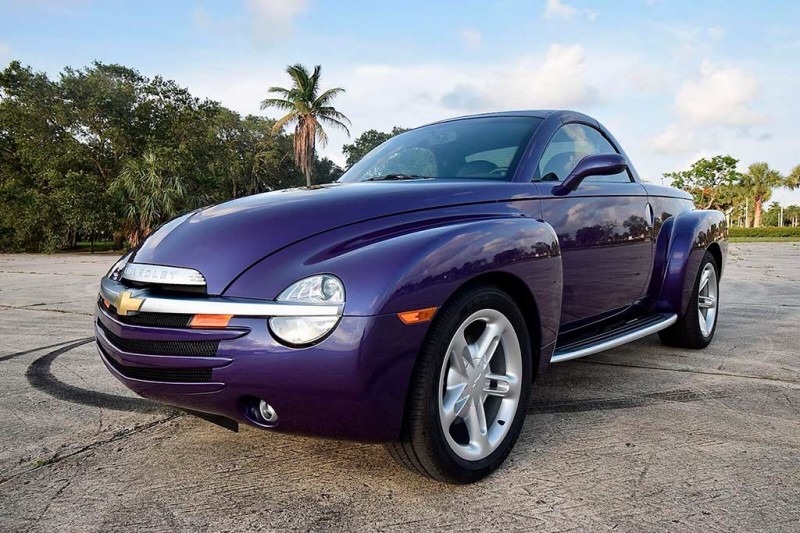 На продажу выставлен экзотический Chevrolet SSR 2004 года с минимальным пробегом