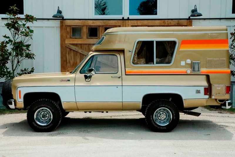 На торги выставлен классический кемпер GMC Jimny Casa Grande 1977 года