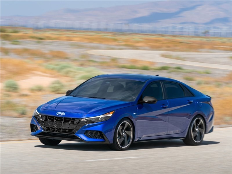 Hyundai Elantra попытались превратить в Lamborghini 1 Hyundai Elantra попытались превратить в Lamborghini