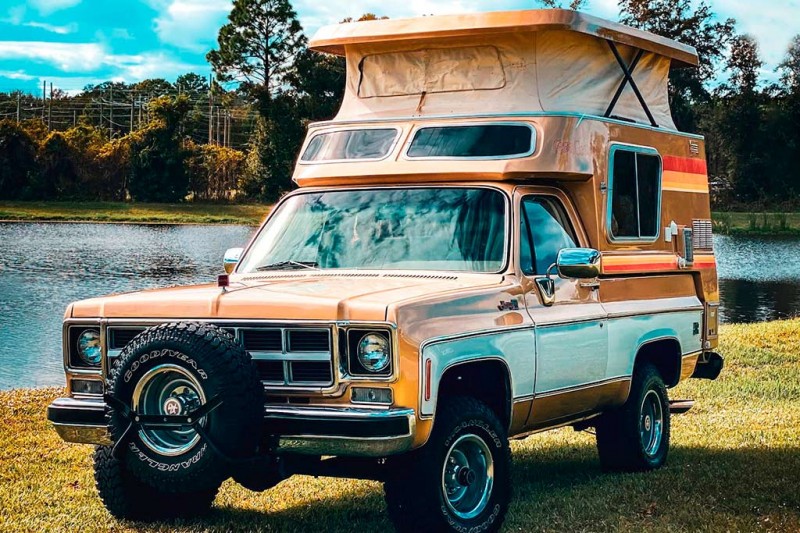На торги выставлен классический кемпер GMC Jimny Casa Grande 1977 года
