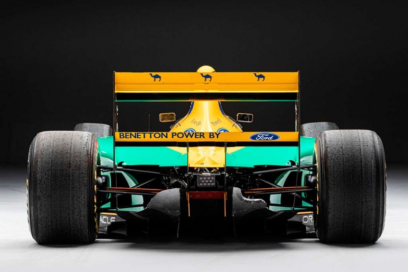 Гоночный болид Benetton-Ford B193B продадут с молотка: когда-то на нем ездил Шумахер