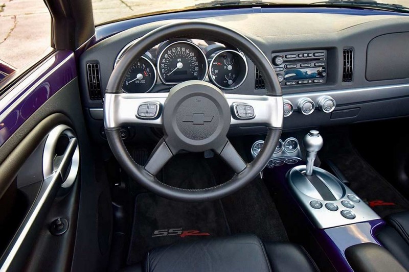 На продажу выставлен экзотический Chevrolet SSR 2004 года с минимальным пробегом
