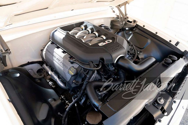 В продаже эффектный рестомод Ford Galaxy Starliner 1961 с мотором от Ford Coyote