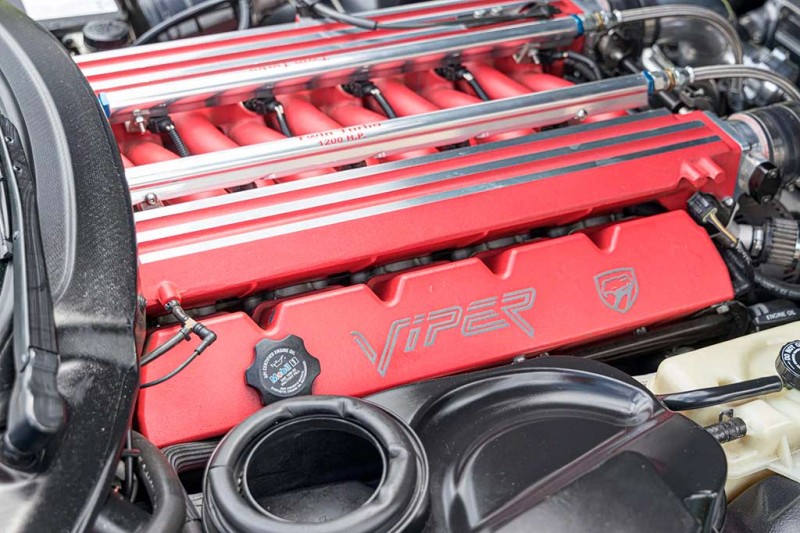 В продаже Dodge Viper GTS 1998 с монструозным 900-сильным мотором V10