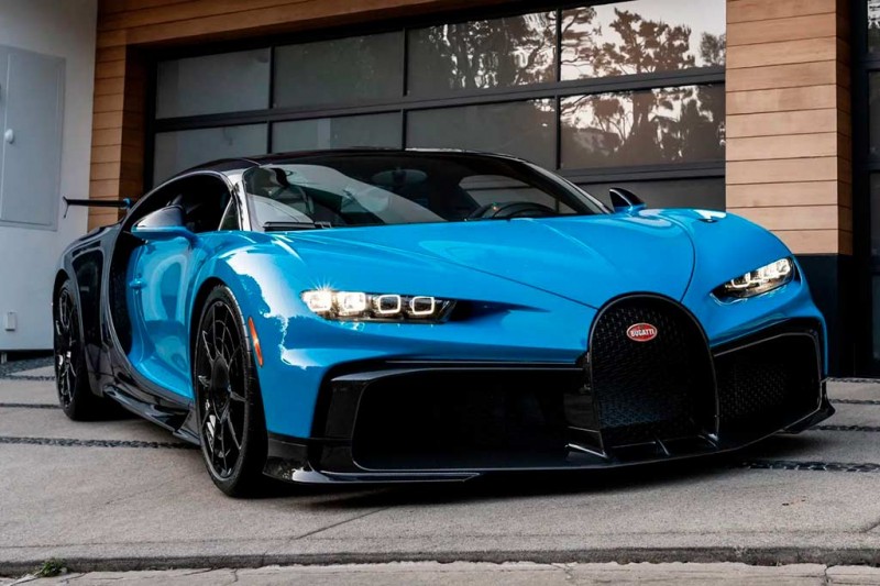 На онлайн-торги выставлен один из 60 экземпляров гиперкара Bugatti Chiron Pur Sport