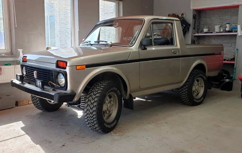 Редкий пикап «Нива» из Канады продают в России за 1,5 млн руб
