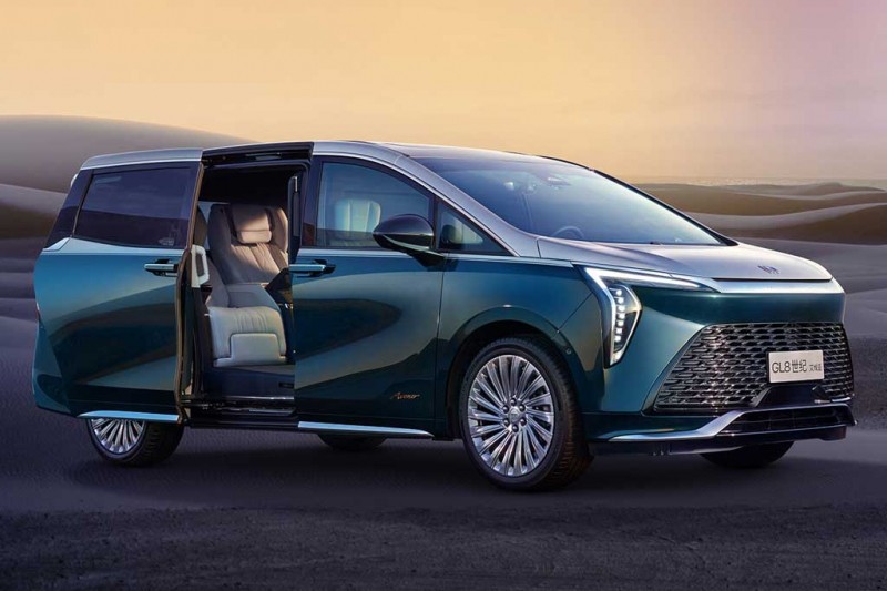 Buick GL8 Century: в Китае засветился минивэн нового поколения