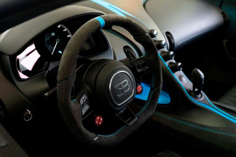 На онлайн-торги выставлен один из 60 экземпляров гиперкара Bugatti Chiron Pur Sport
