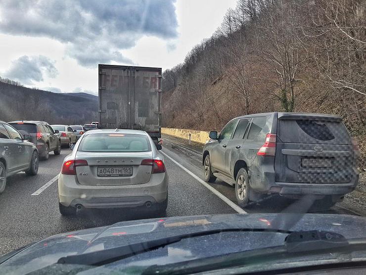 Можно ли по закону перекрывать своим автомобилем проезд обочечникам